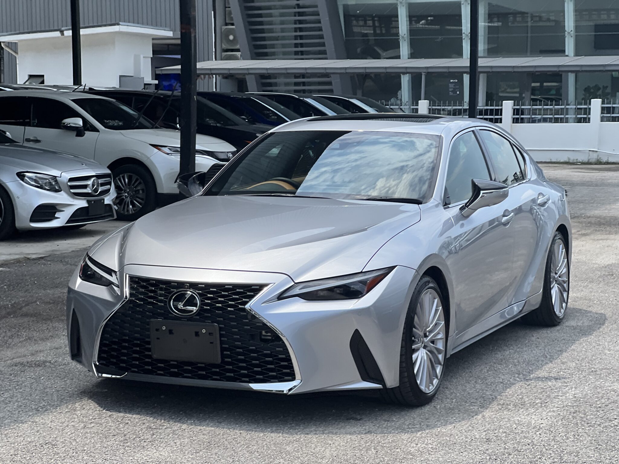 2021 Lexus IS 300 Version L