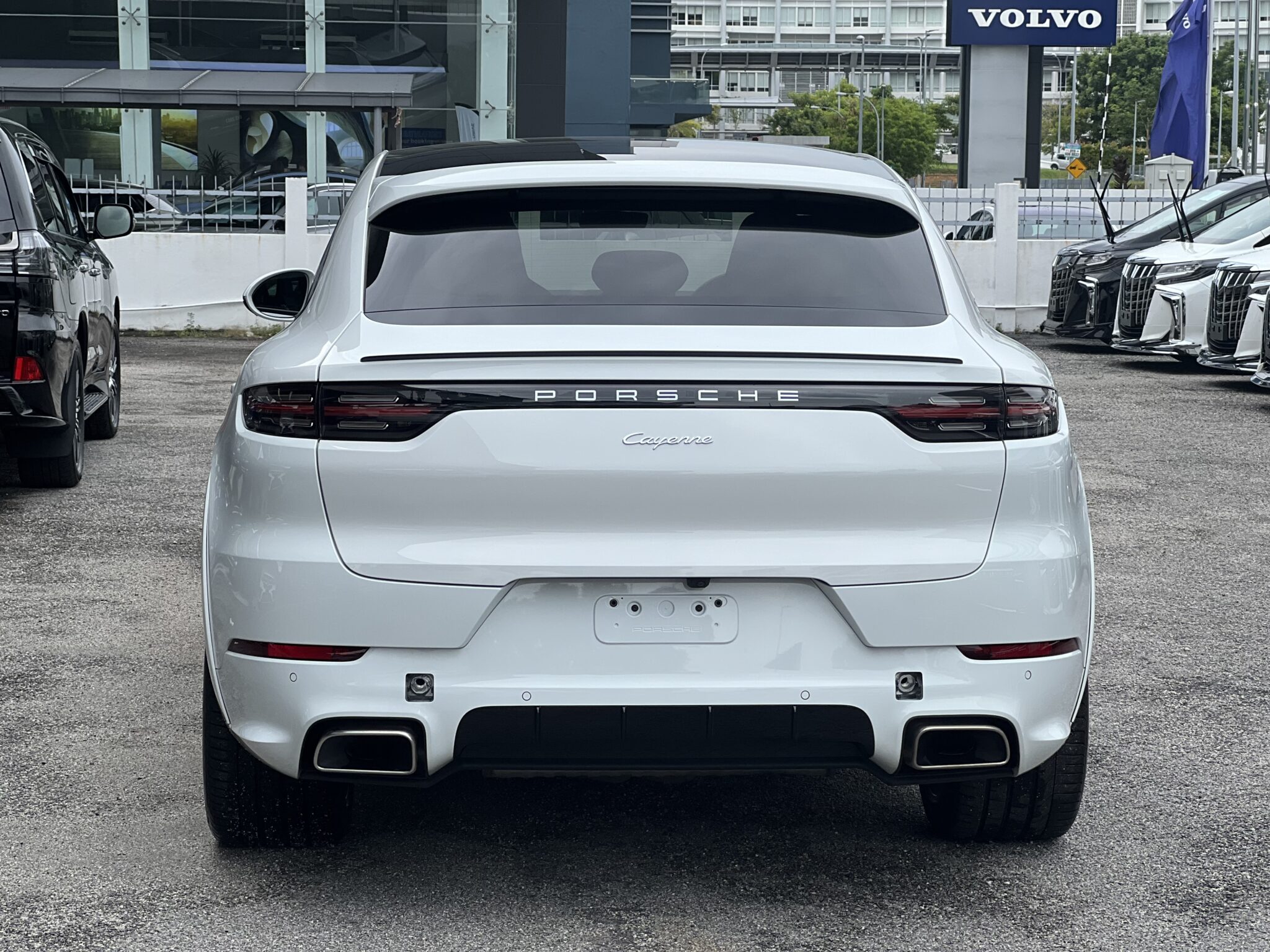 2020 Porsche Cayenne Couple