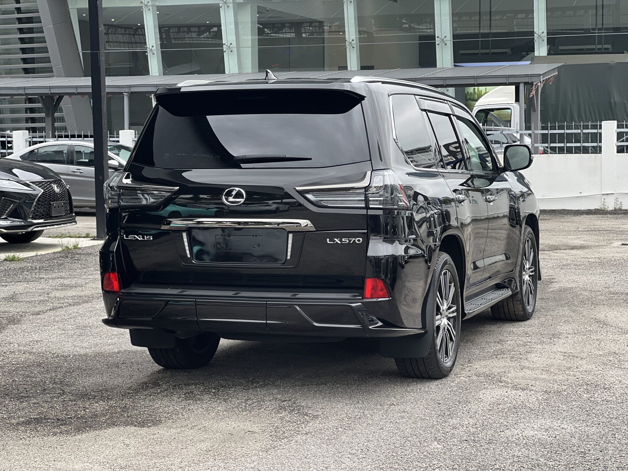 2020 Lexus LX570 Black Sequence