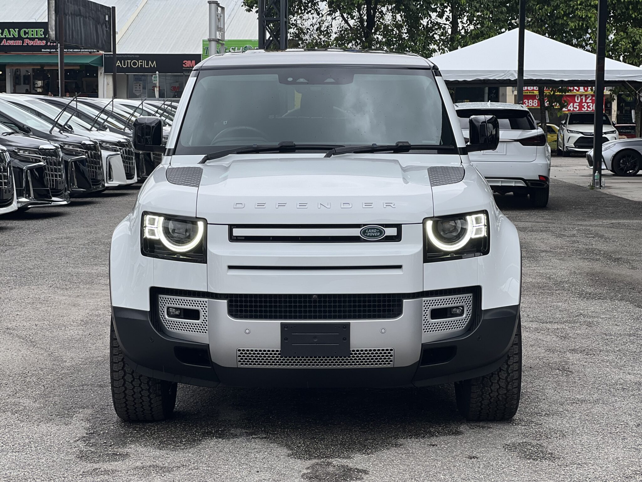 2021 Land Rover Defender 90 SE