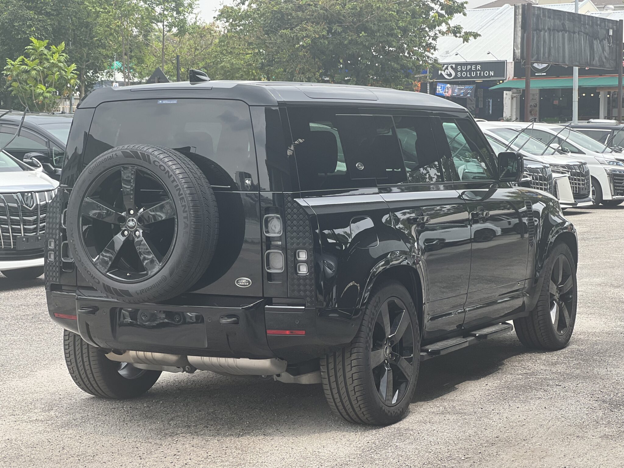 2021 Land Rover Defender 110 Dynamic SE 3.0