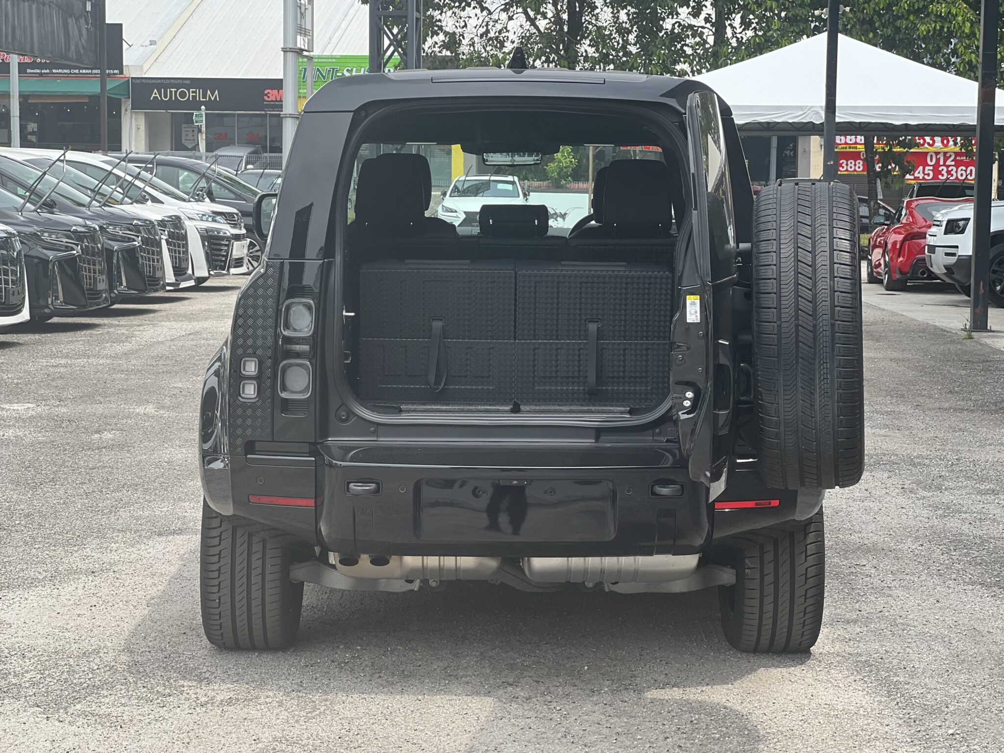 2021 Land Rover Defender 110 Dynamic SE 3.0